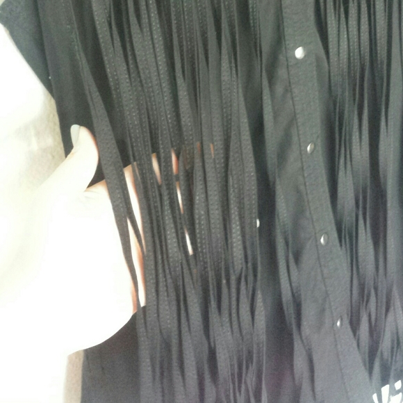 Blank NYC Fringe Button Sleeveless Top Size Small - Picture 3 of 8